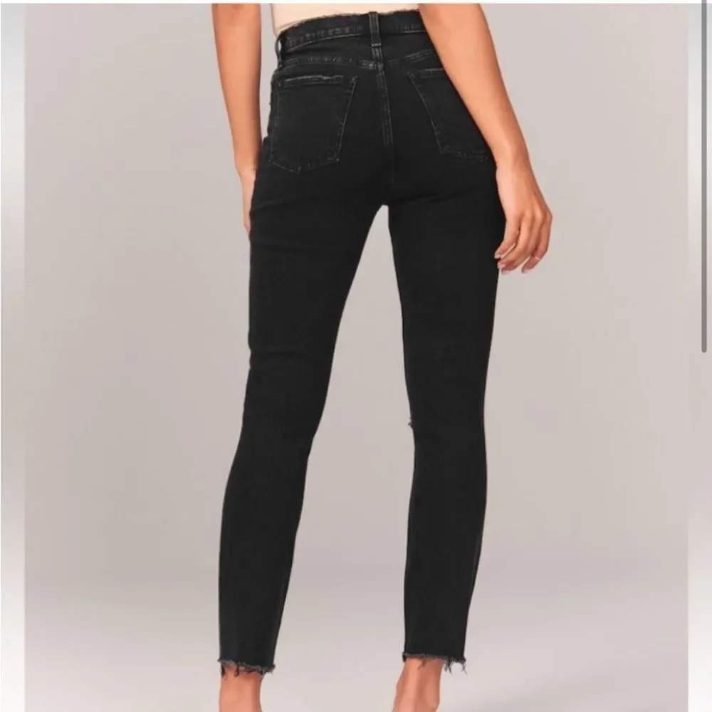Abercrombie & fitch black ripped‎ skinny high rise jeans size 6 short